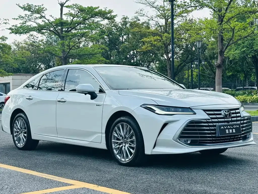 Toyota Avalon — фото 8