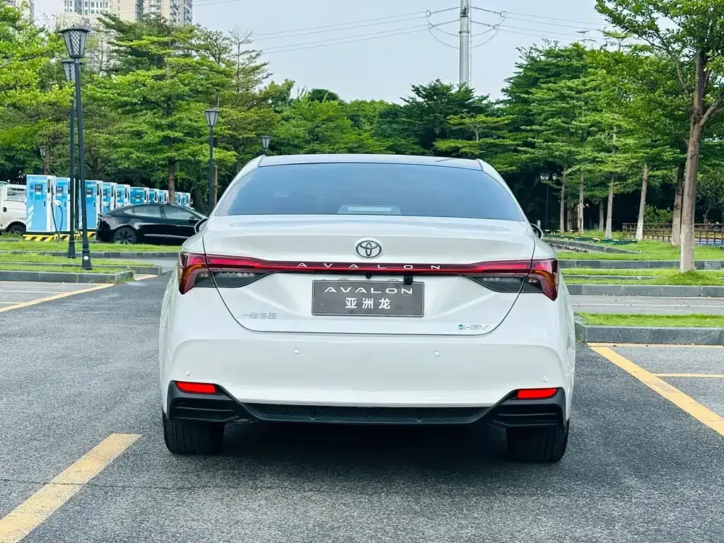 Toyota Avalon — фото 4