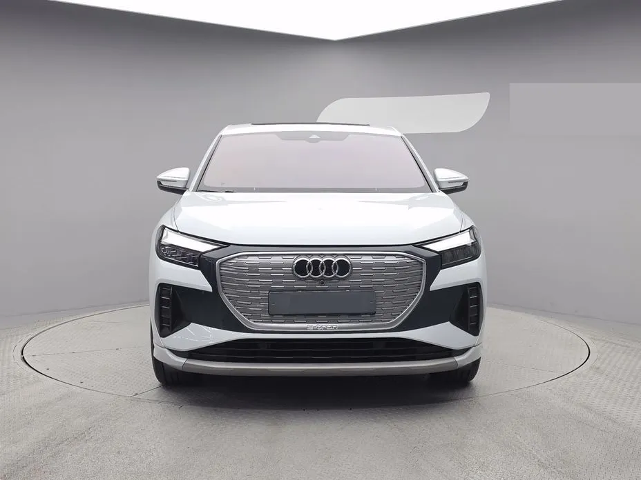 Audi Q4 e-tron — фото 9