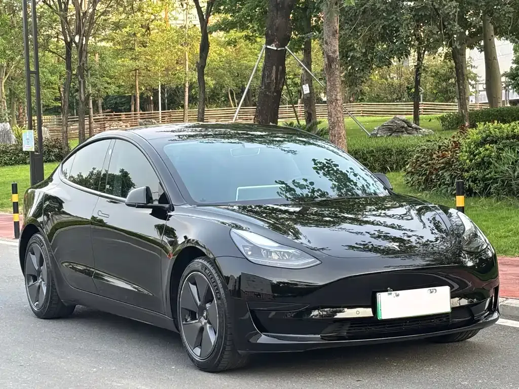 Tesla Model 3 — фото 10