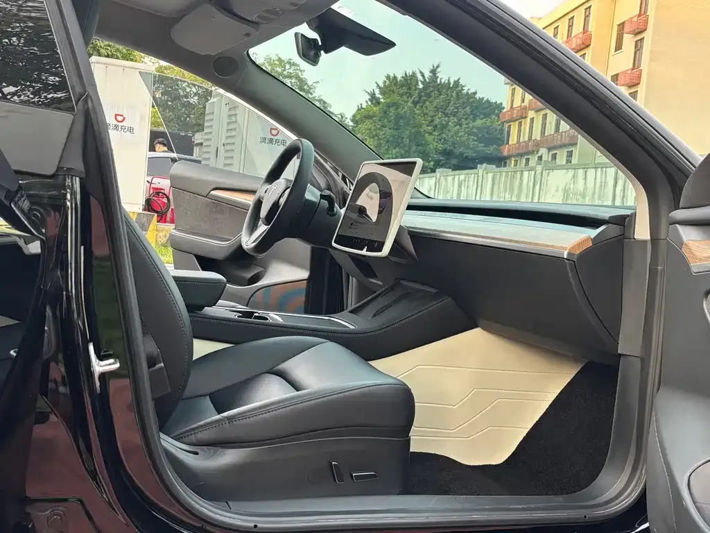 Tesla Model 3 — фото 3