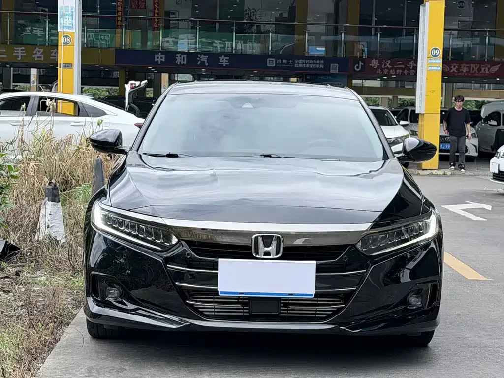 Honda Accord — фото 7