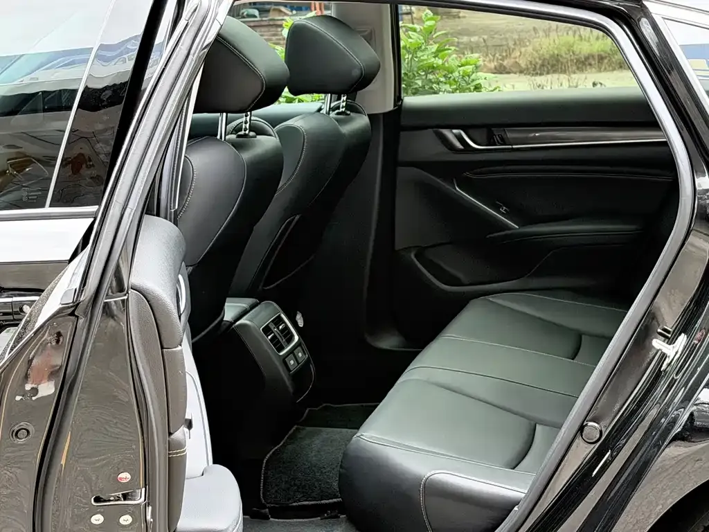 Honda Accord — фото 3