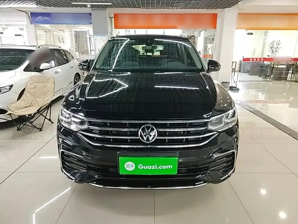 Volkswagen Tiguan L — фото 2