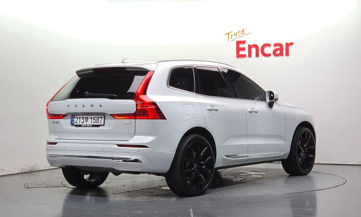 Volvo XC60 — фото 4