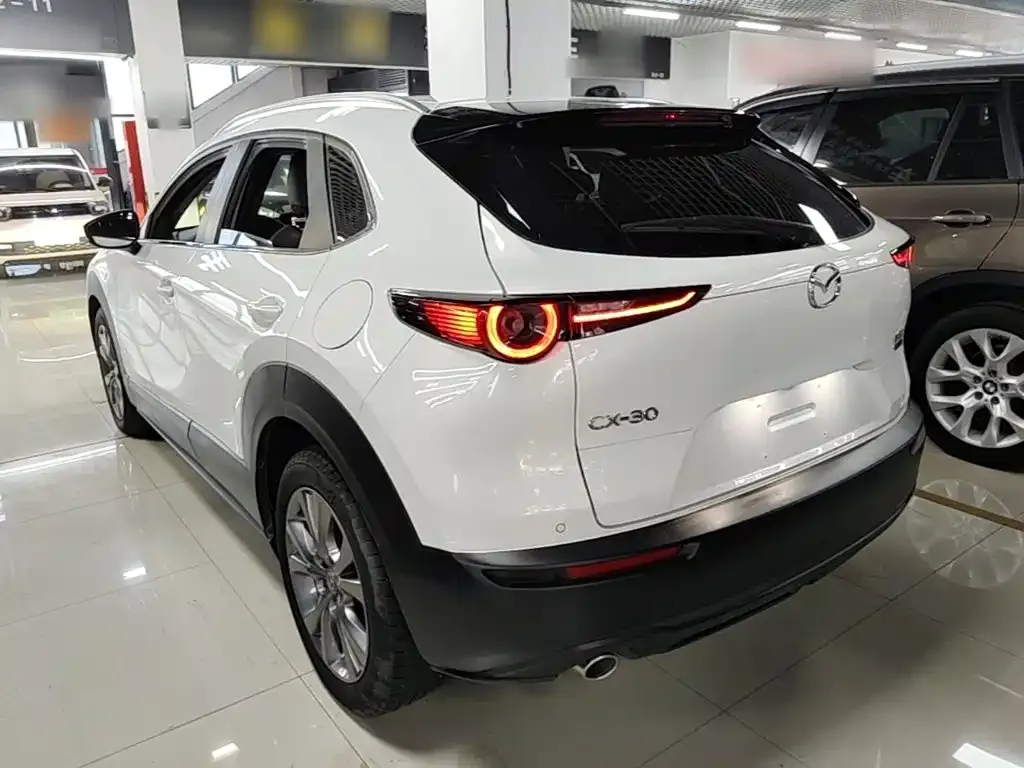 Mazda CX-30 — фото 8