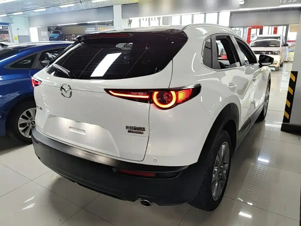 Mazda CX-30 — фото 1