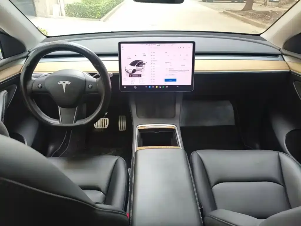 Tesla Model Y — фото 3