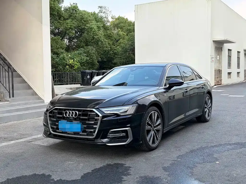 Audi A6L — фото 1