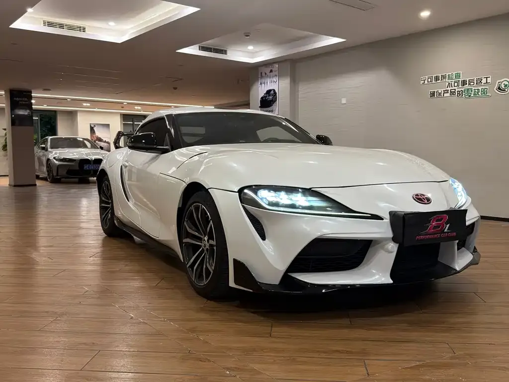 Toyota Supra — фото 1