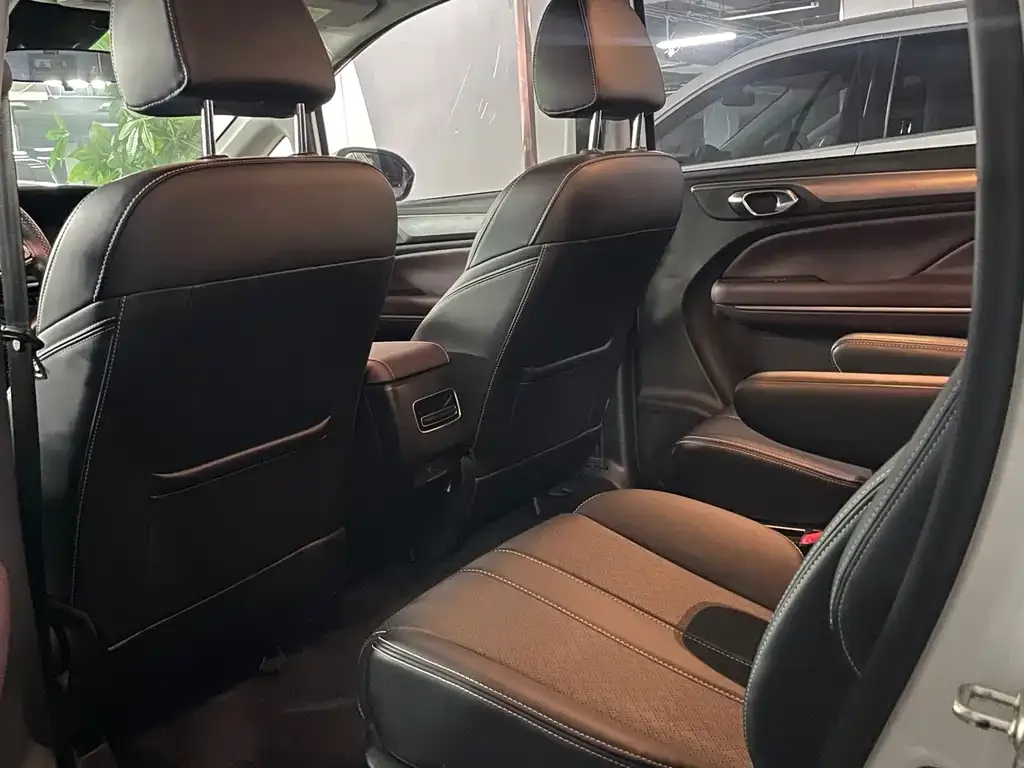 GAC Motor Trumpchi M6 — фото 10