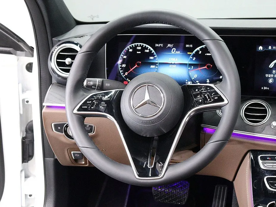 Mercedes-Benz E-Class — фото 10