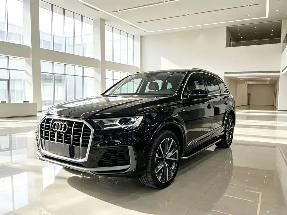 Audi Q7 — фото 1