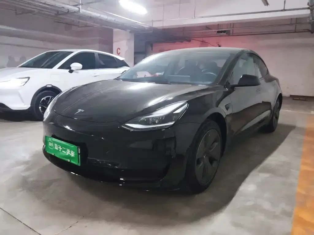 Tesla Model 3 — фото 1