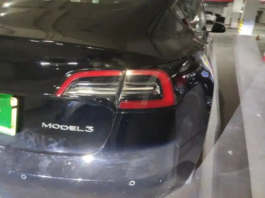Tesla Model 3 — фото 7