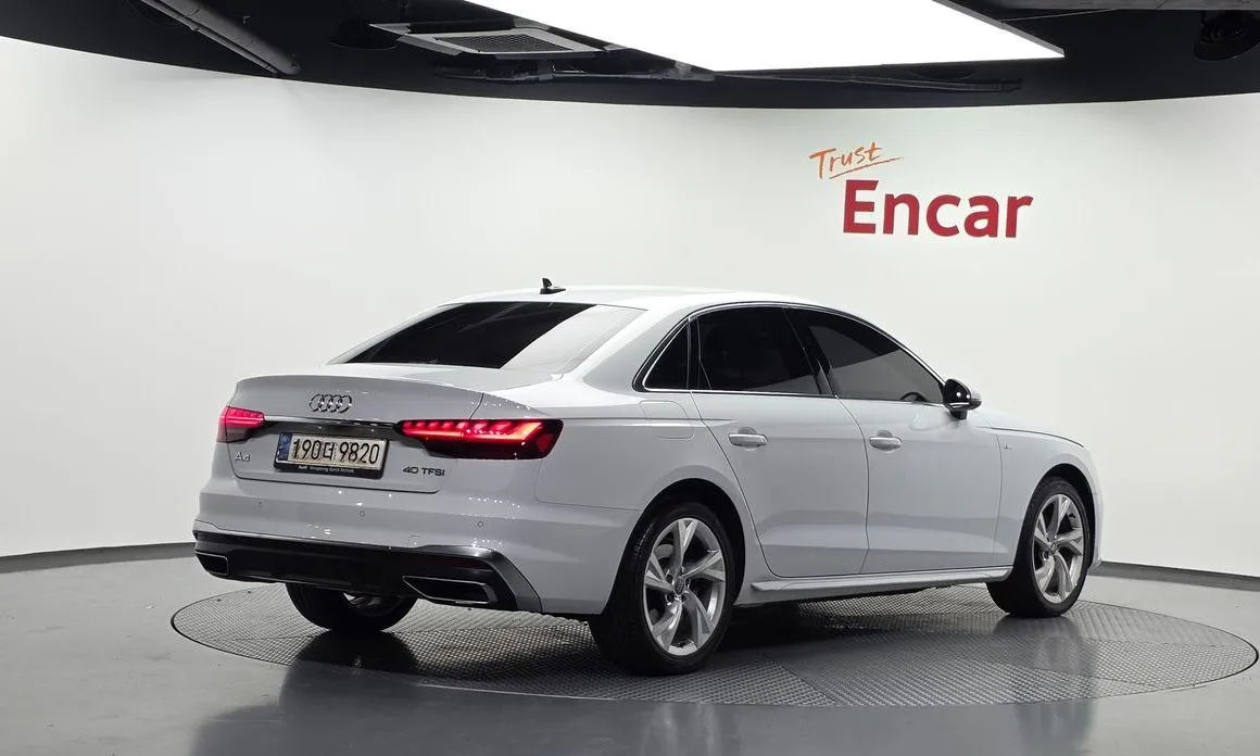 Audi A4 — фото 5