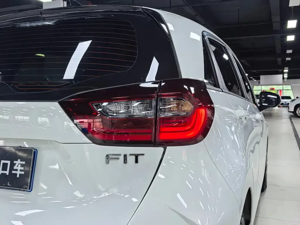 Honda Fit — фото 3