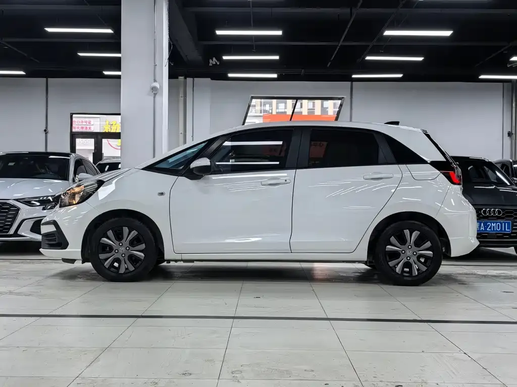 Honda Fit — фото 10