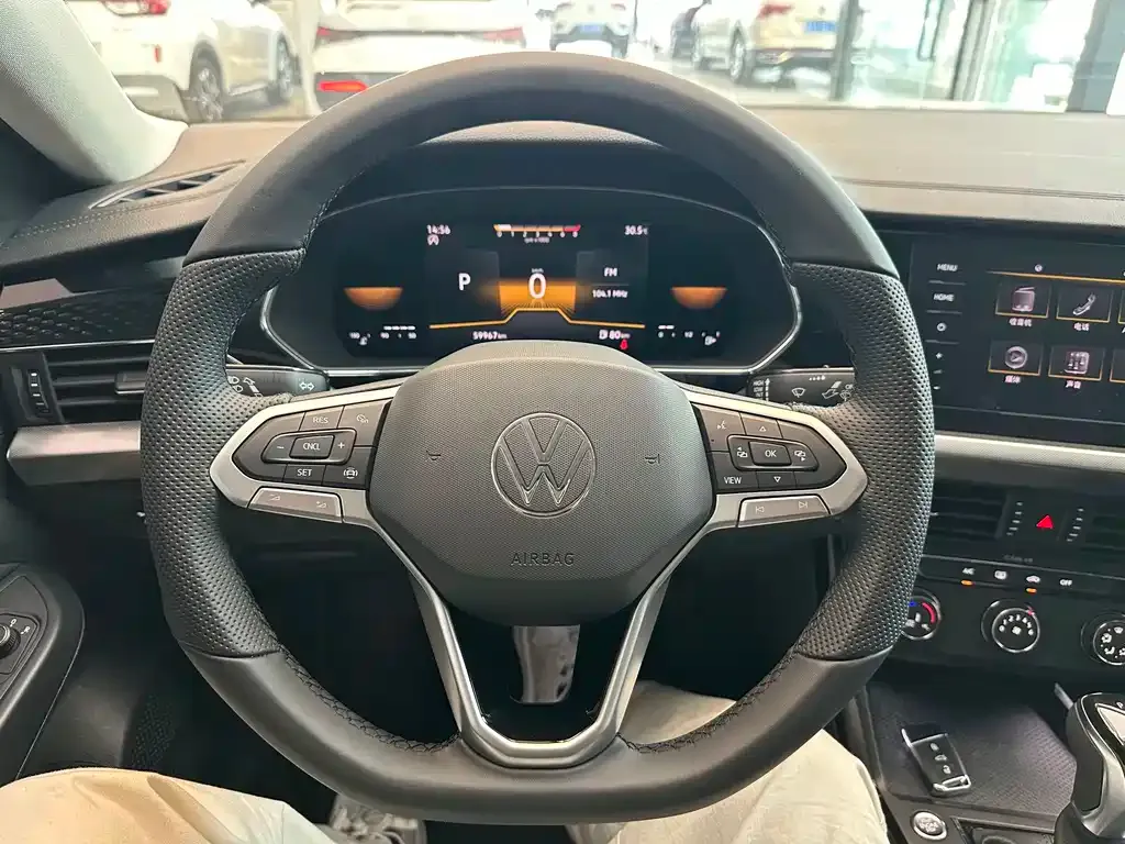 Volkswagen Passat — фото 4