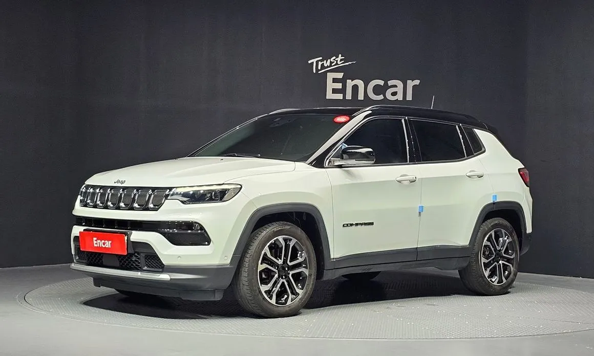 Jeep Compass — фото 1