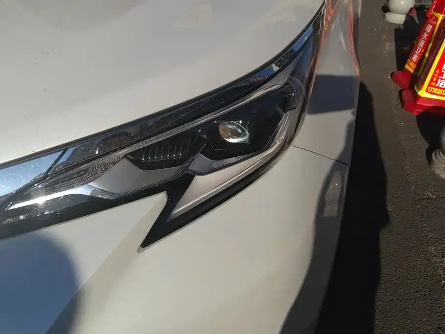 Toyota Sienna — фото 2