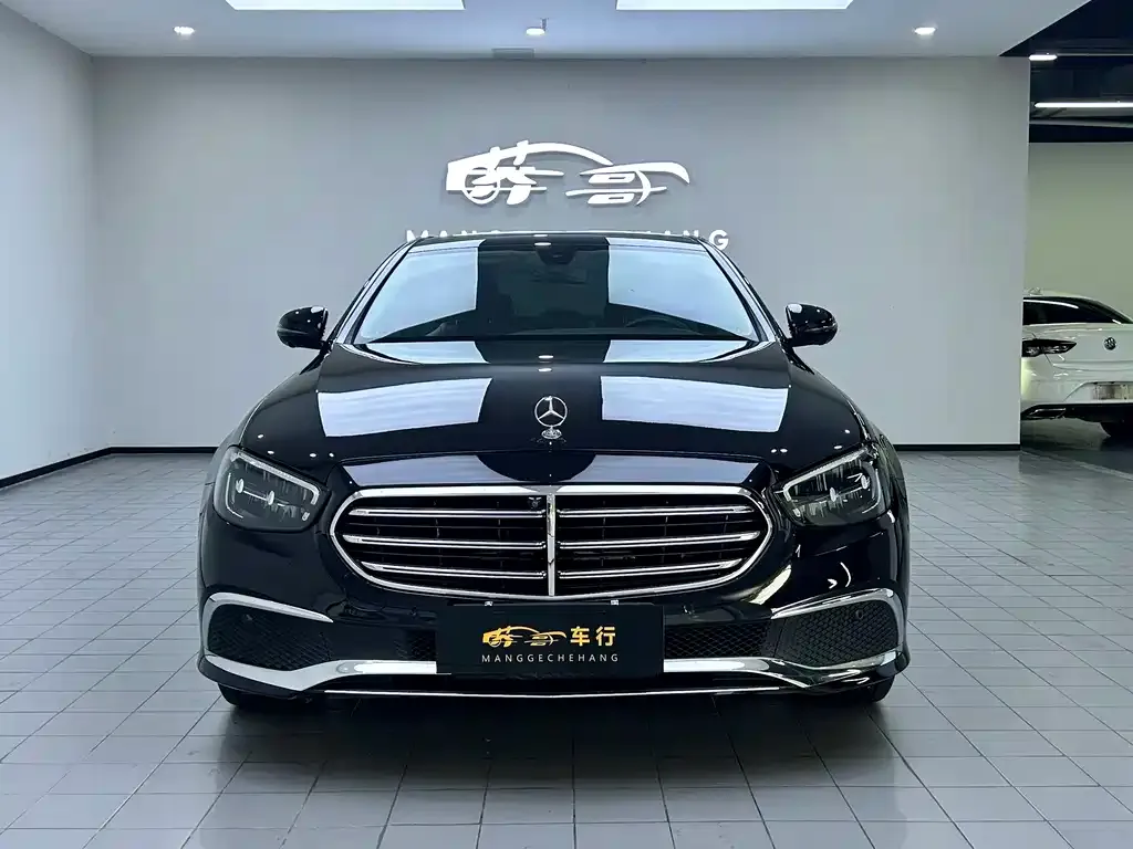 Mercedes-Benz E-Class — фото 3