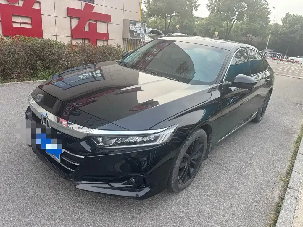 Honda Accord — фото 1