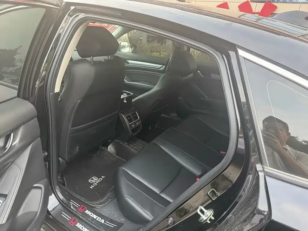 Honda Accord — фото 4