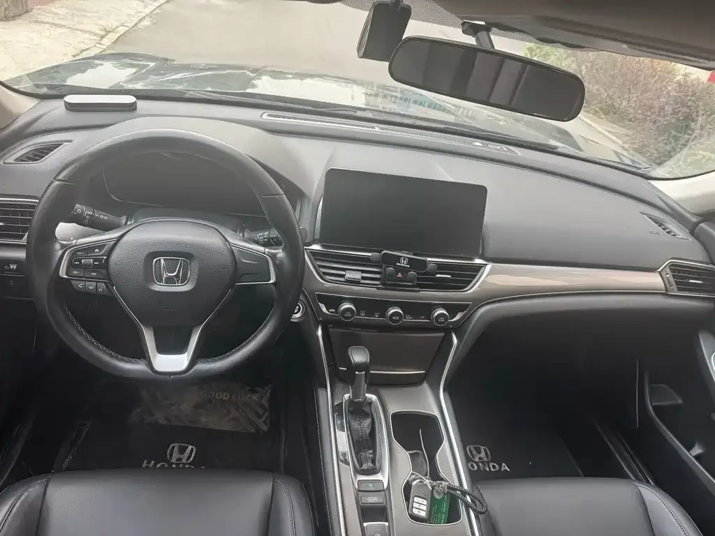 Honda Accord — фото 9