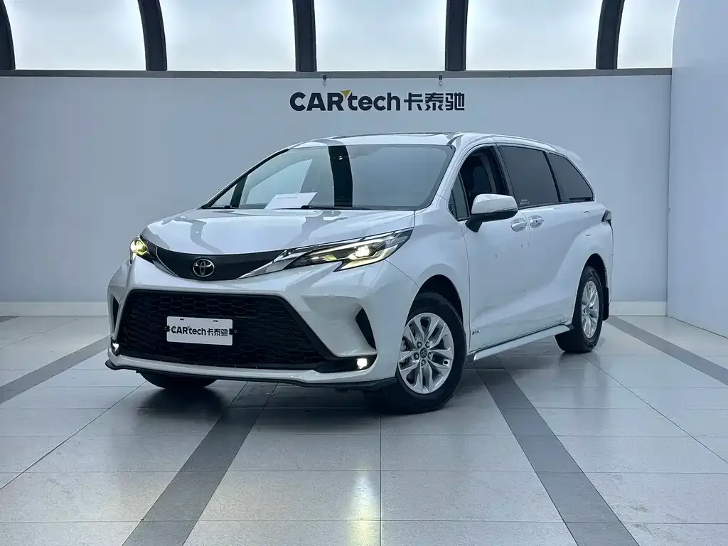 Toyota Granvia — фото 1