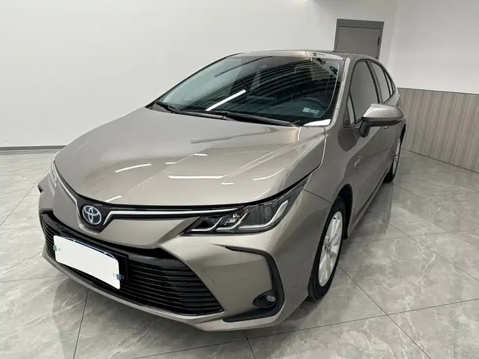 Toyota Corolla — фото 1