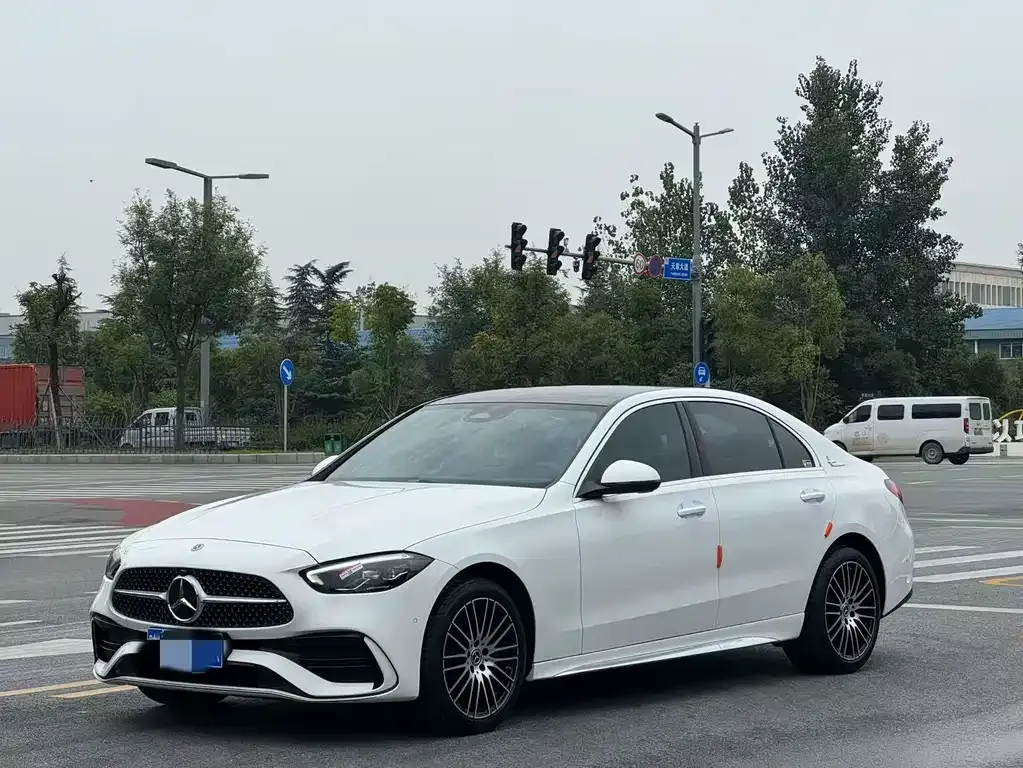 Mercedes-Benz C-Class — фото 1