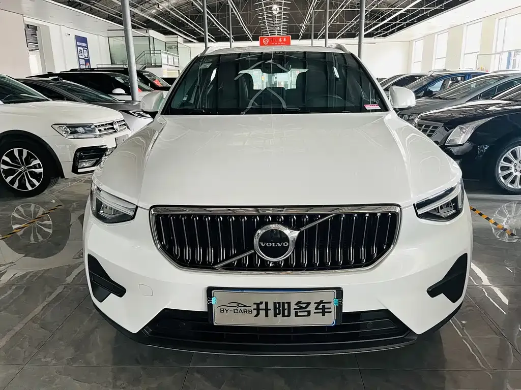 Volvo XC40 — фото 2