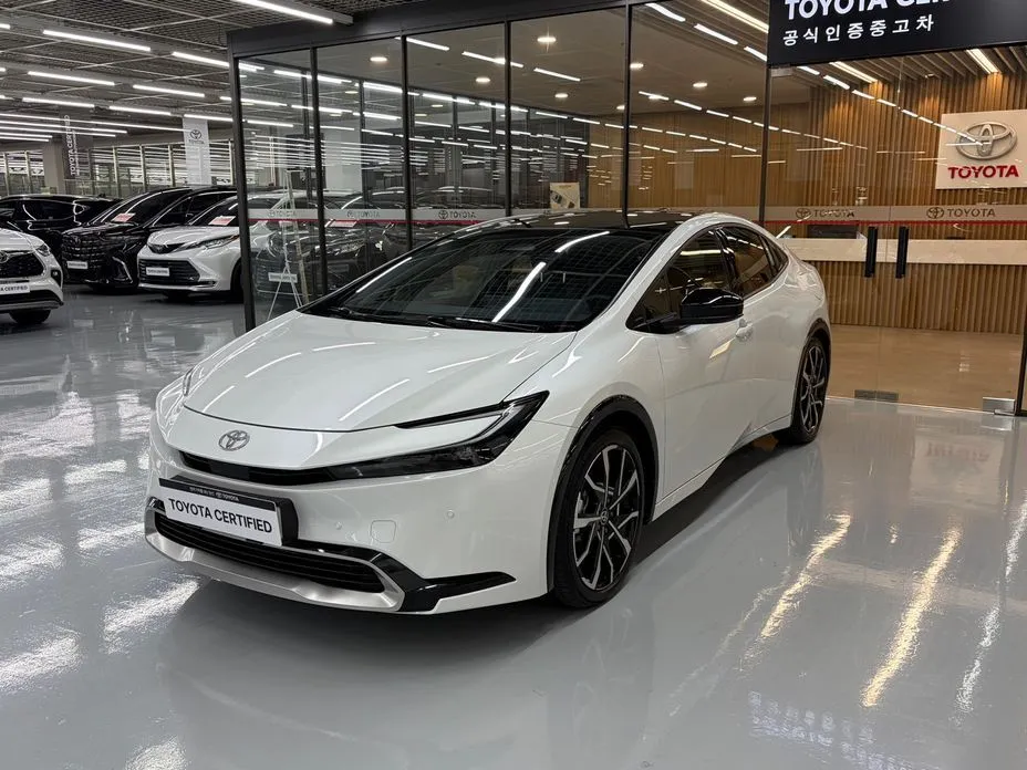 Toyota Prius — фото 1