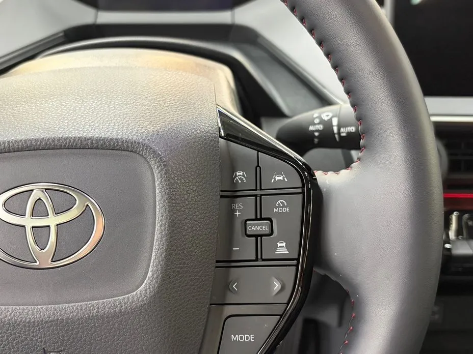 Toyota Prius — фото 8