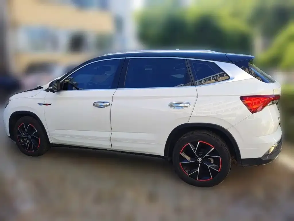Skoda Kamiq — фото 2