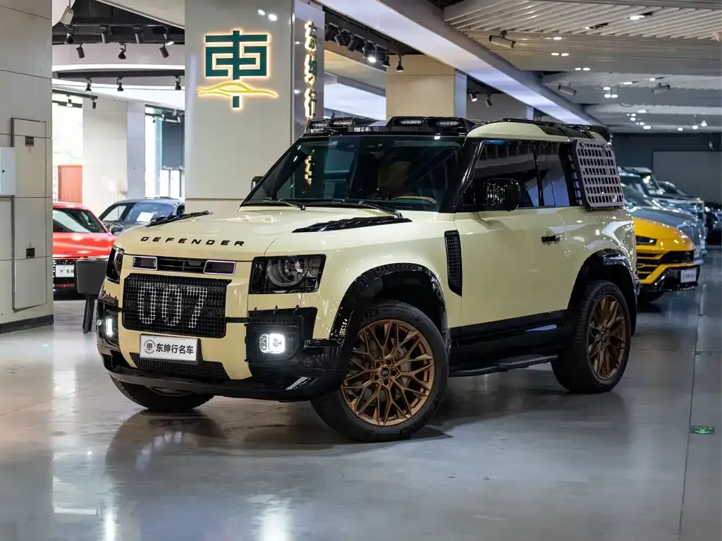 Land Rover Defender — фото 1