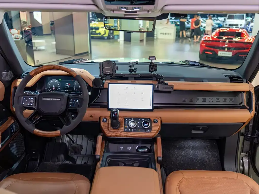 Land Rover Defender — фото 9