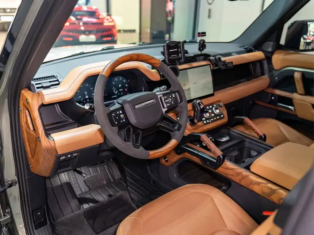 Land Rover Defender — фото 7