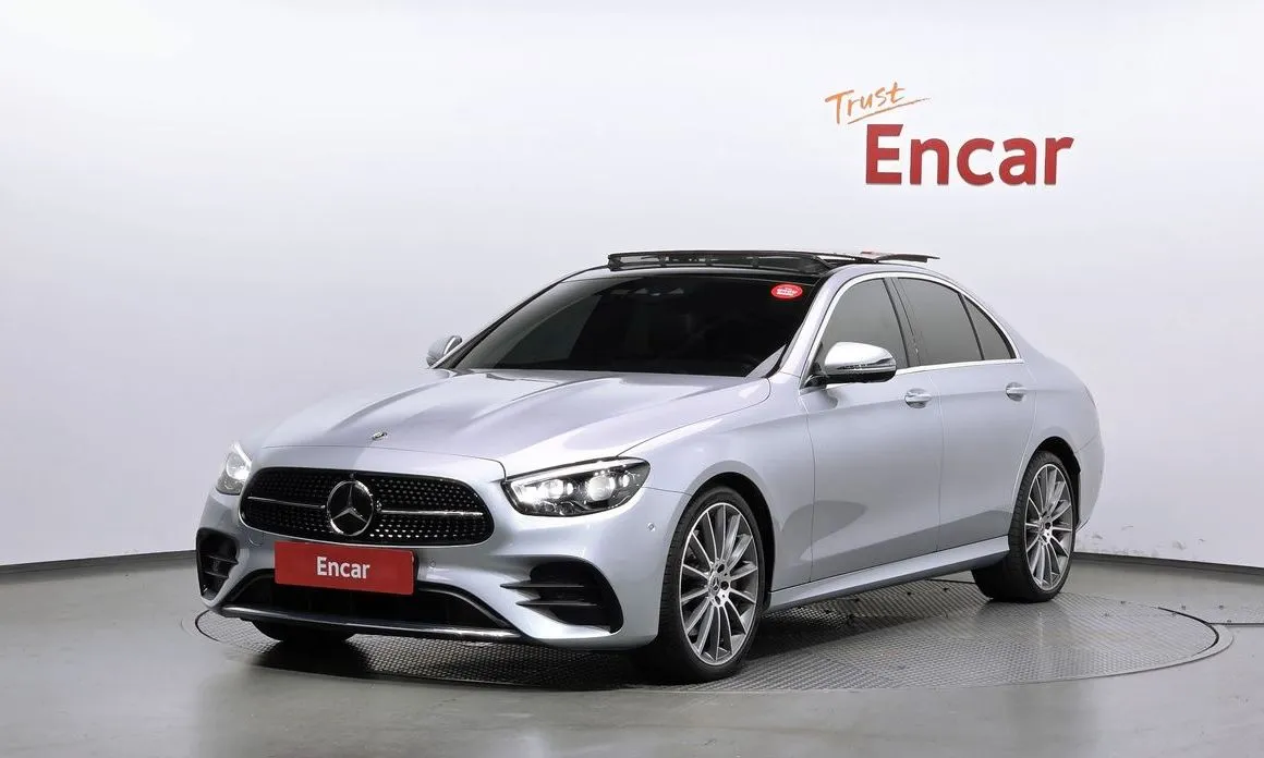 Mercedes-Benz E-Class — фото 1