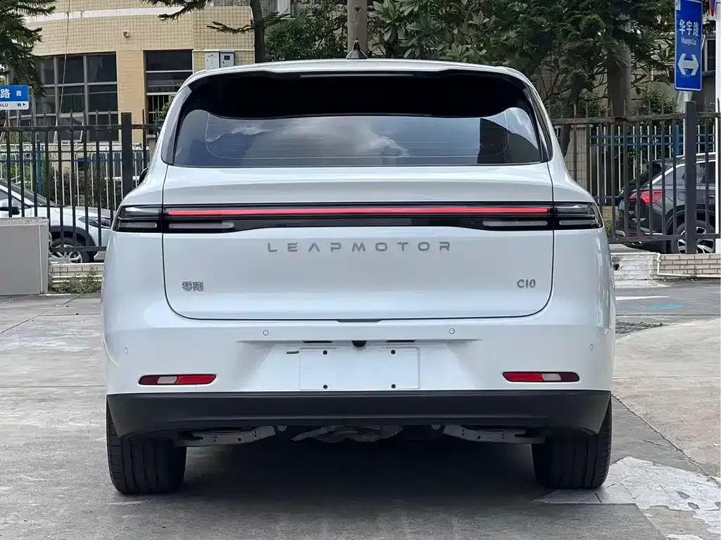 Leapmotor C10 — фото 3