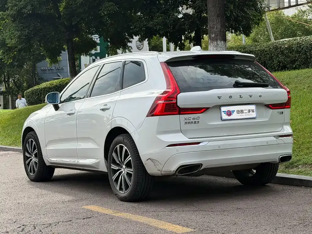 Volvo XC60 — фото 4
