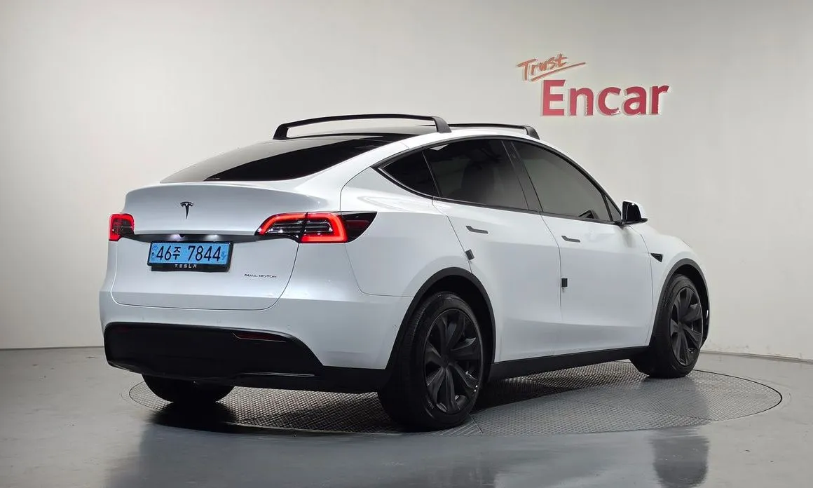 Tesla Model Y — фото 4