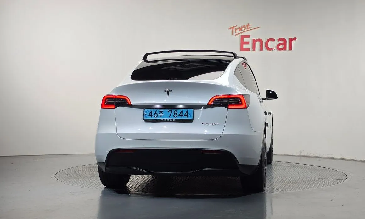 Tesla Model Y — фото 3
