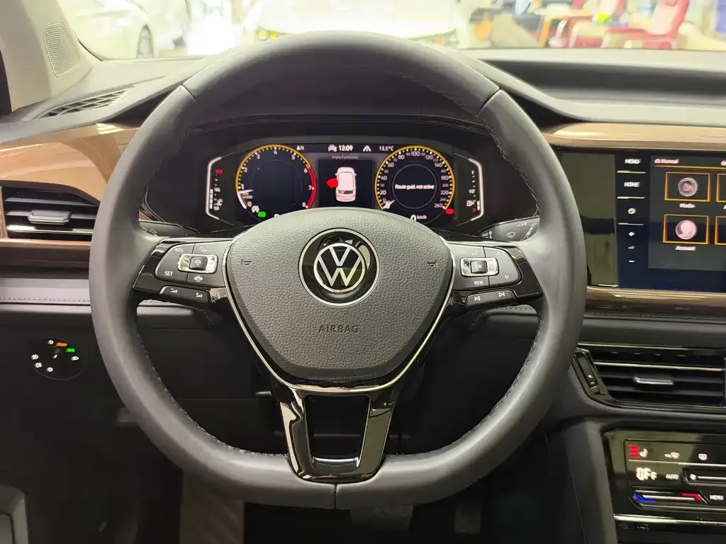 Volkswagen Tharu — фото 4