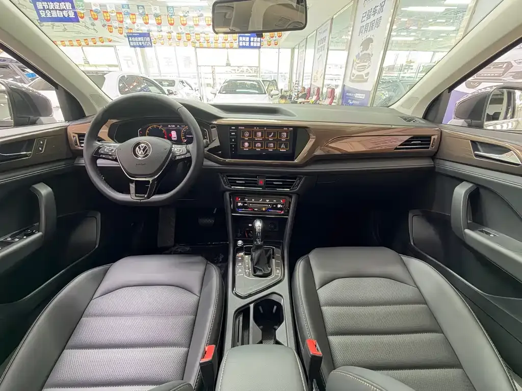Volkswagen Tharu — фото 3