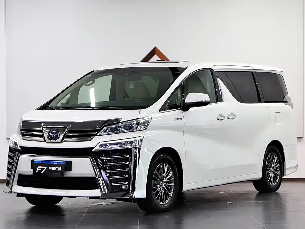 Toyota Vellfire — фото 1