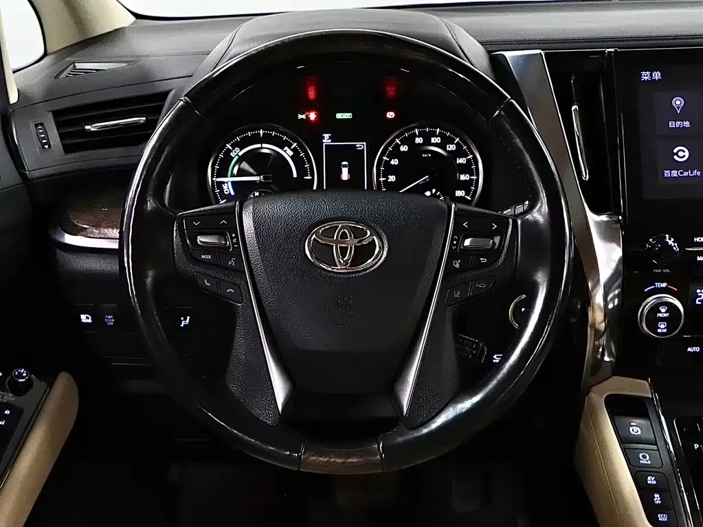 Toyota Vellfire — фото 10