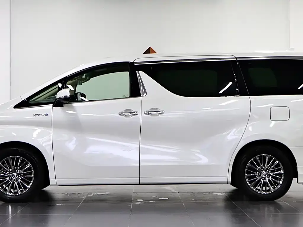 Toyota Vellfire — фото 4