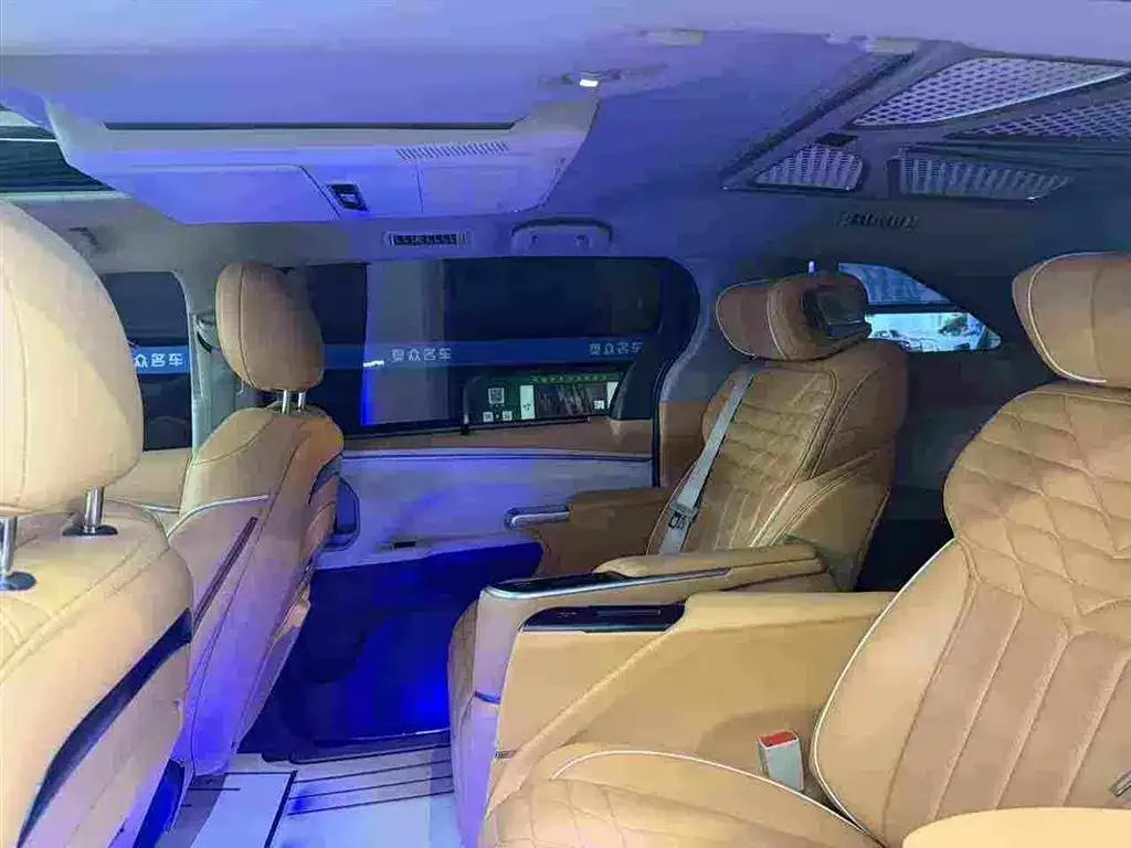 Toyota Sienna — фото 9